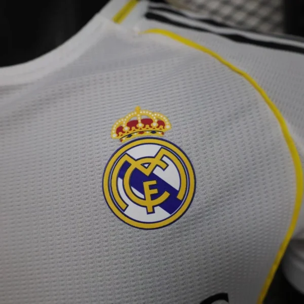 2025/26 Real Madrid Home Soccer Jersey Player Version - Image 4