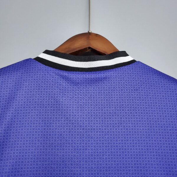 Retro Real Madrid 97/98 away - Image 6