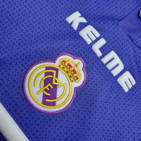 Retro Real Madrid 97/98 away - Image 3