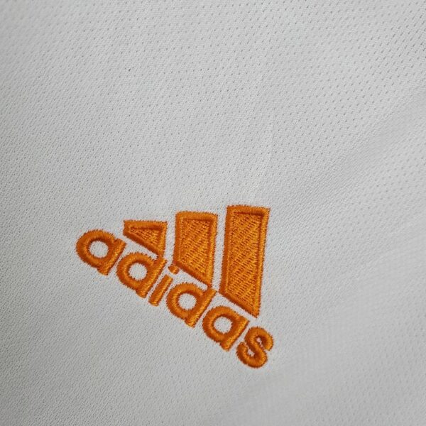 Retro 21/22 Real Madrid home - Image 4