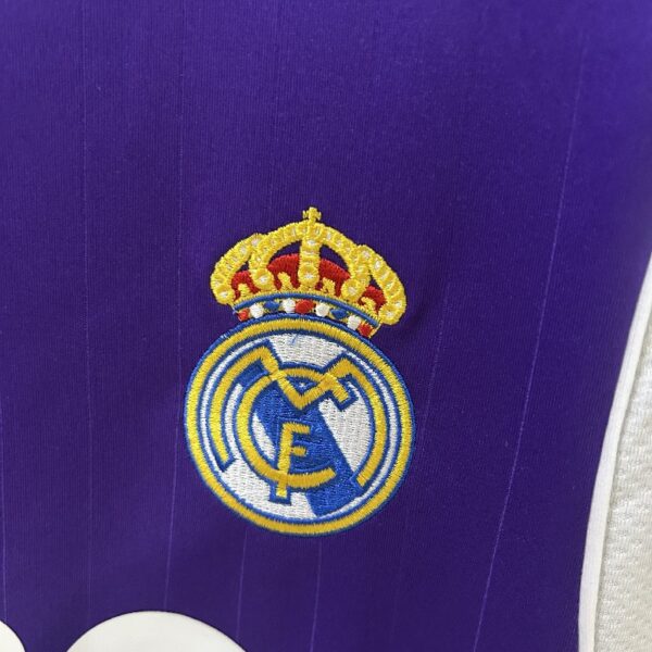 Retro Real Madrid 06/07 Third away - Image 7