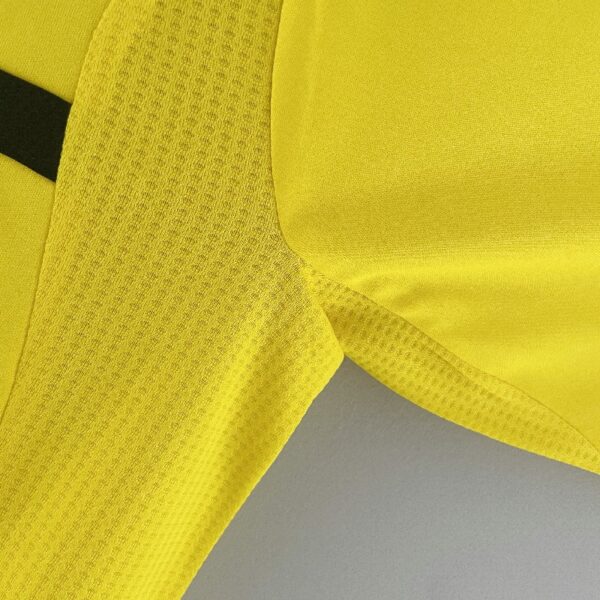 Retro Real Madrid 11/12 Goalkeeper Yellow - Image 7