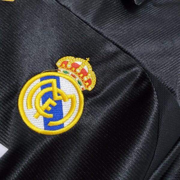 Retro Real Madrid 98/99 away - Image 3