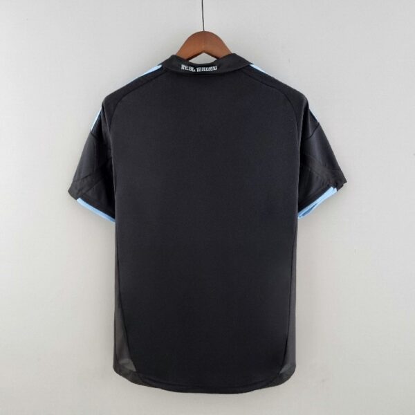 Retro Real Madrid 09/10 away - Image 8