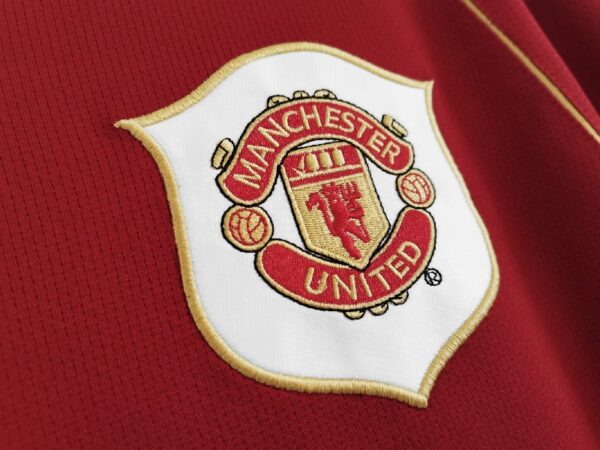 Manchester United 2006/07 home Retro Soccer Jersey - Image 2