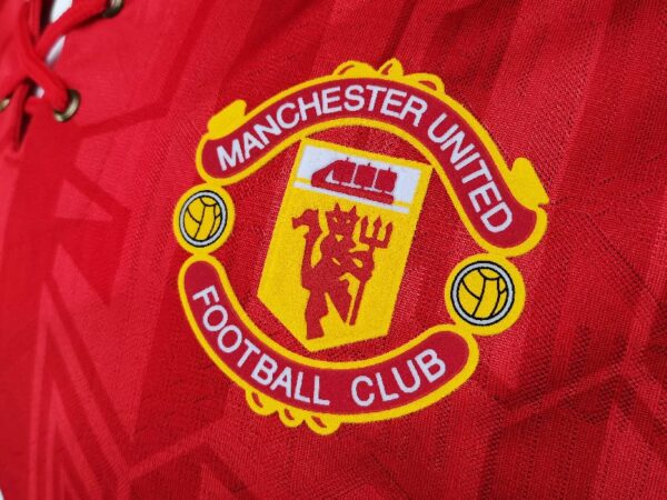 Manchester United 1992/94 home Retro Soccer Jersey - Image 4