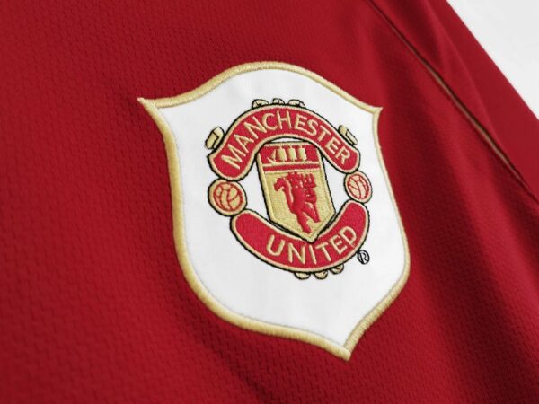 Manchester United 2006/07 home Long Sleeve Retro Soccer Jersey - Image 3