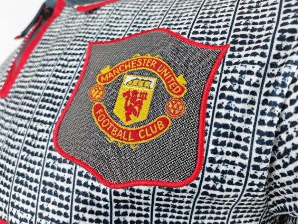 Manchester United 1995/96 away Retro Soccer Jersey - Image 4