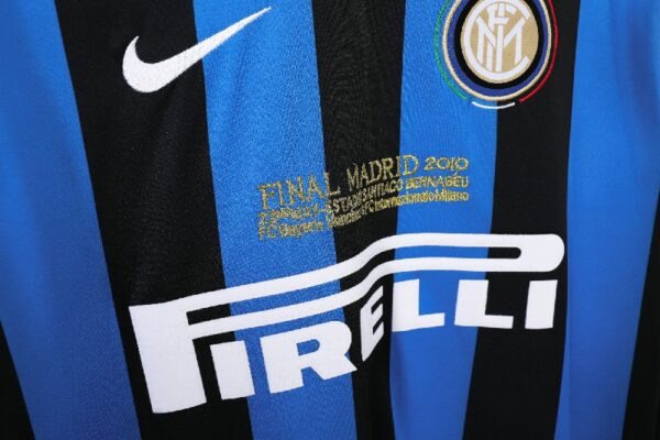 Inter Milan 2009/10 Home Long Sleeve Retro Soccer Jersey - Image 2