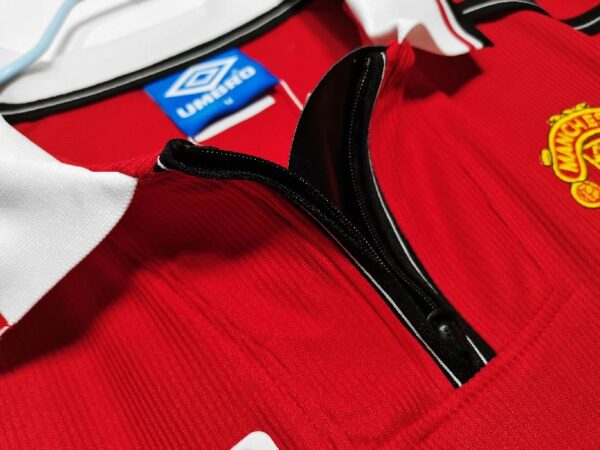 Manchester United 1998/99 home Long Sleeve Retro Soccer Jersey - Image 4