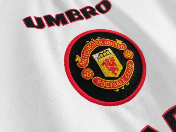 Manchester United 1996/97 away Retro Soccer Jersey - Image 2