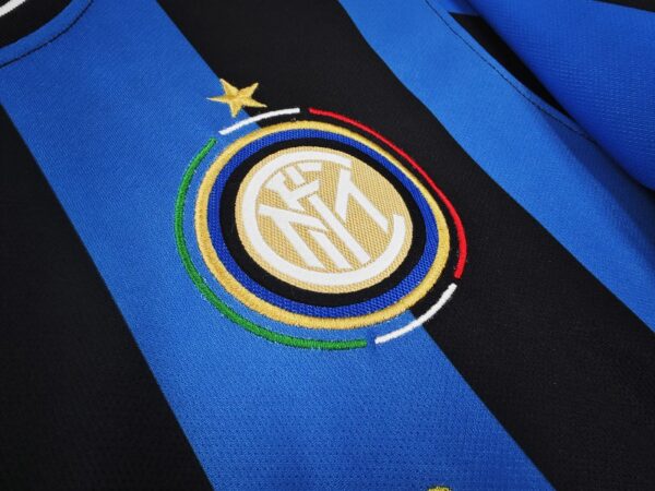 Inter Milan 2009/10 home Retro Soccer Jersey - Image 2