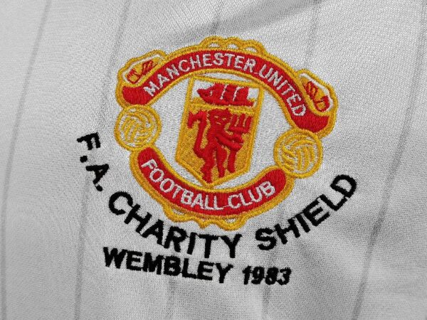 Manchester United 1983 away Retro Soccer Jersey - Image 2