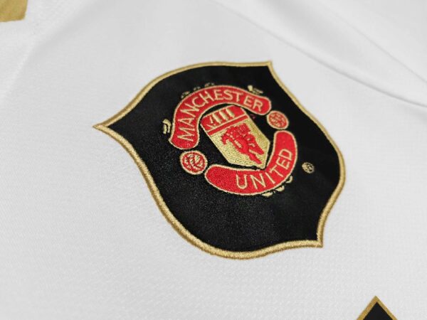 Manchester United 2006/07 away Retro Soccer Jersey - Image 3