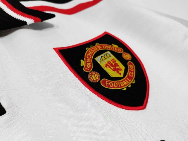 Manchester United 1998/99 away Retro Soccer Jersey - Image 3