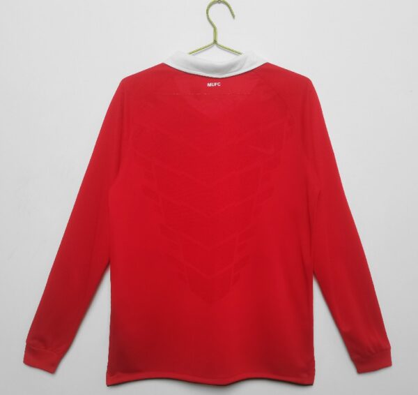 Manchester United 2010/11 home Long Sleeve Retro Soccer Jersey - Image 4